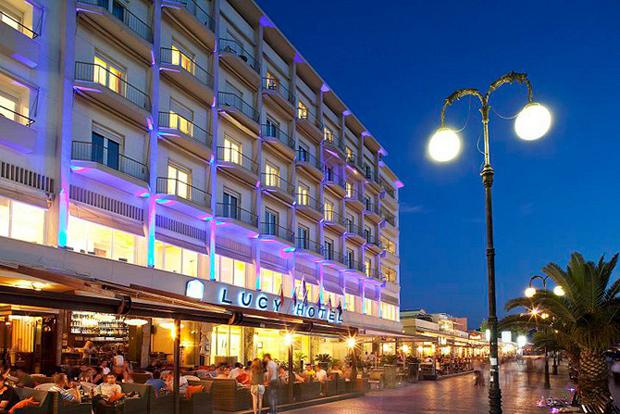 Lucy Hotel στην παραλία της Χαλκίδας